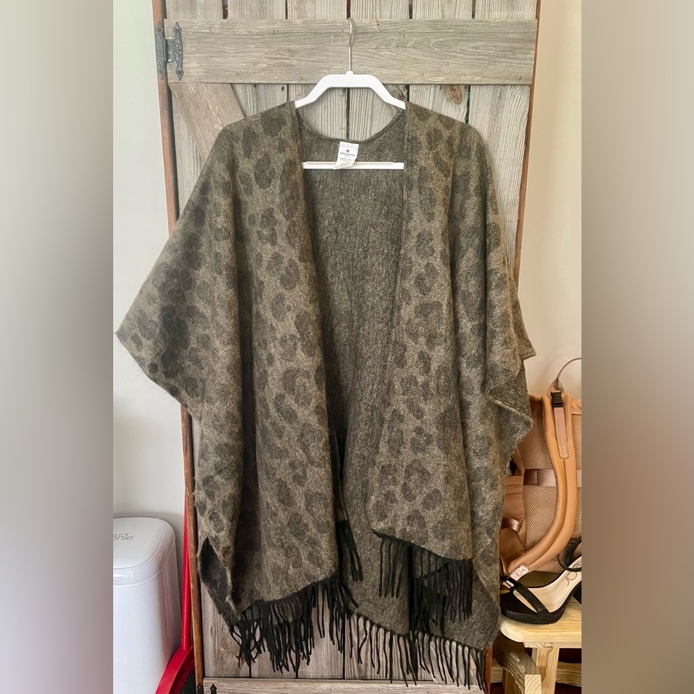 Woolrich Brown Leopard Print Poncho